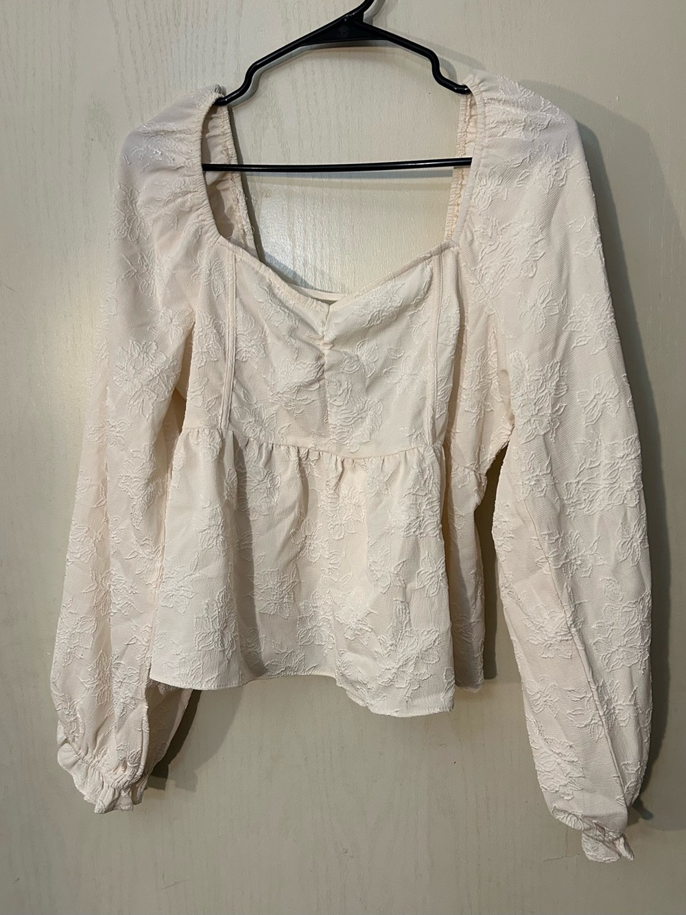 Francesca’s Mi Ami Ivory Floral Jacquard Puff Sleeve Babydoll Top M NWT